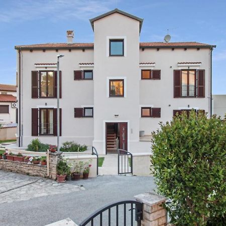 Apartments Villa Alba Пореч Екстериор снимка