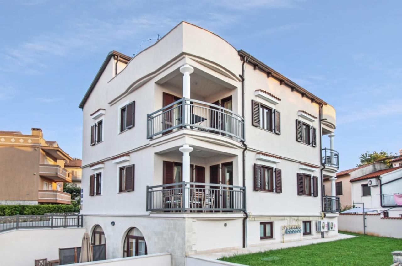 Apartments Villa Alba Пореч Екстериор снимка
