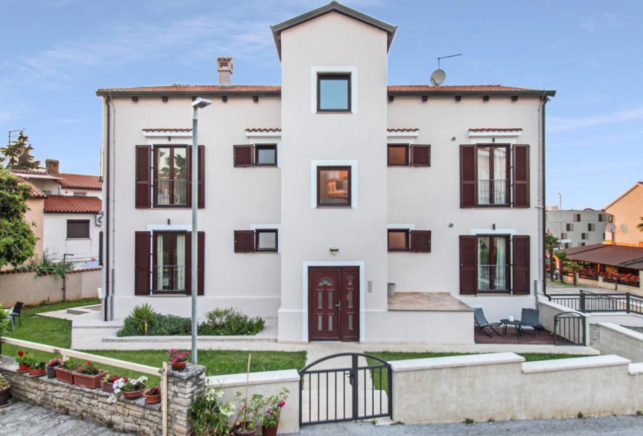 Apartments Villa Alba Пореч Екстериор снимка