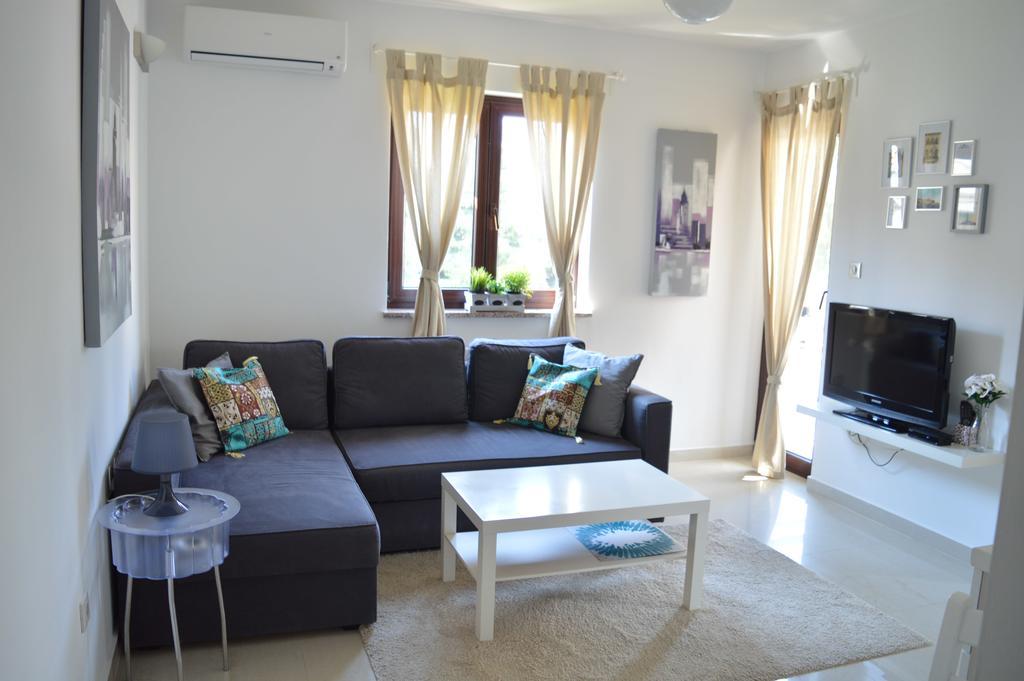 Apartments Villa Alba Пореч Екстериор снимка