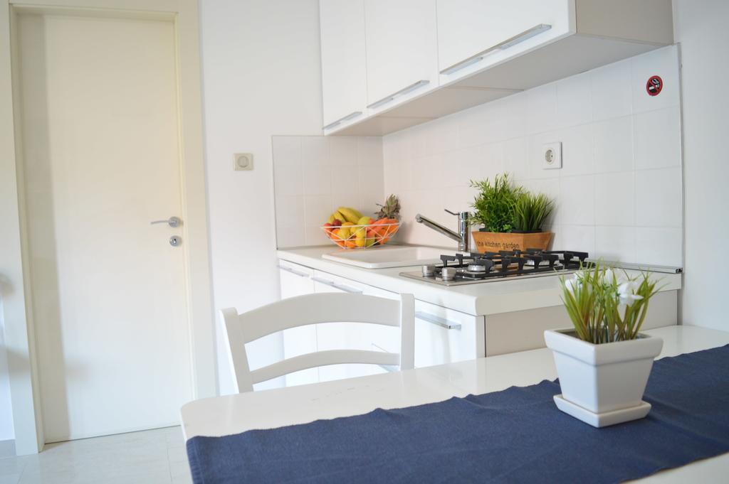 Apartments Villa Alba Пореч Екстериор снимка