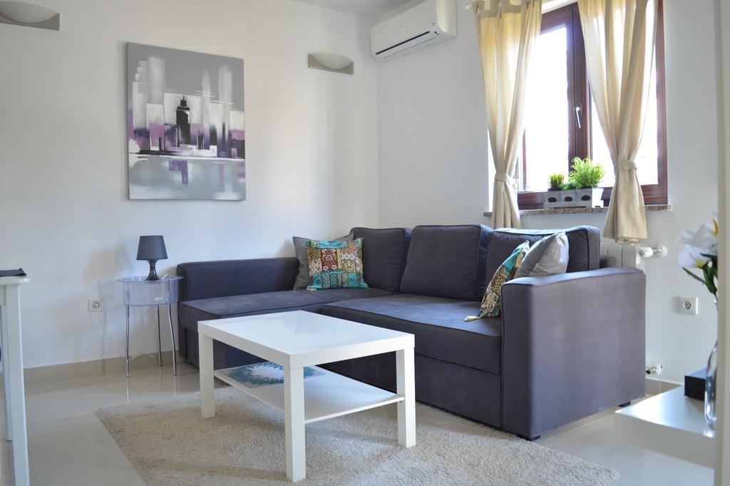 Apartments Villa Alba Пореч Екстериор снимка