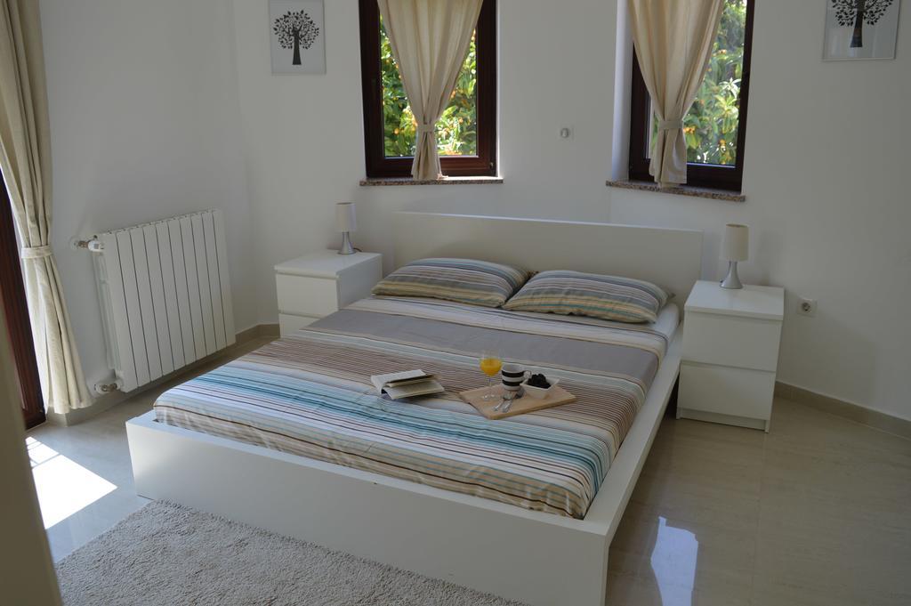 Apartments Villa Alba Пореч Екстериор снимка