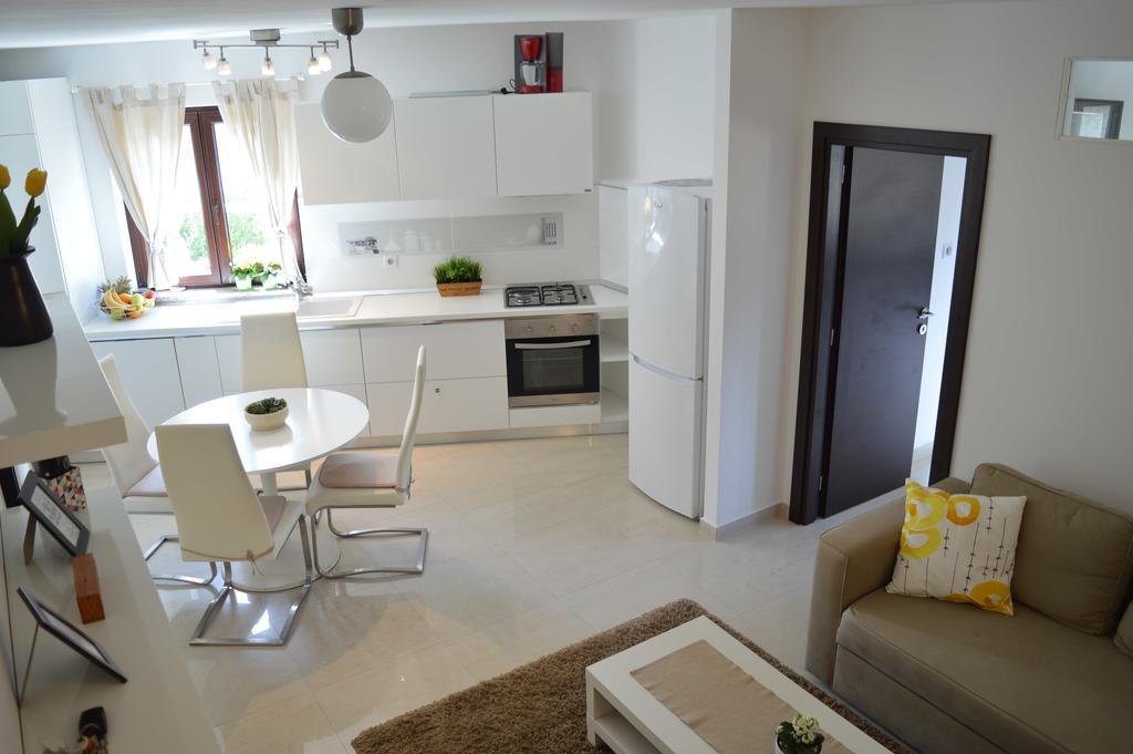 Apartments Villa Alba Пореч Екстериор снимка