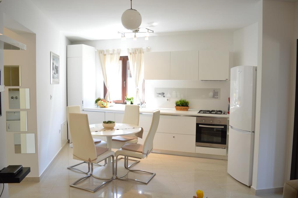 Apartments Villa Alba Пореч Екстериор снимка