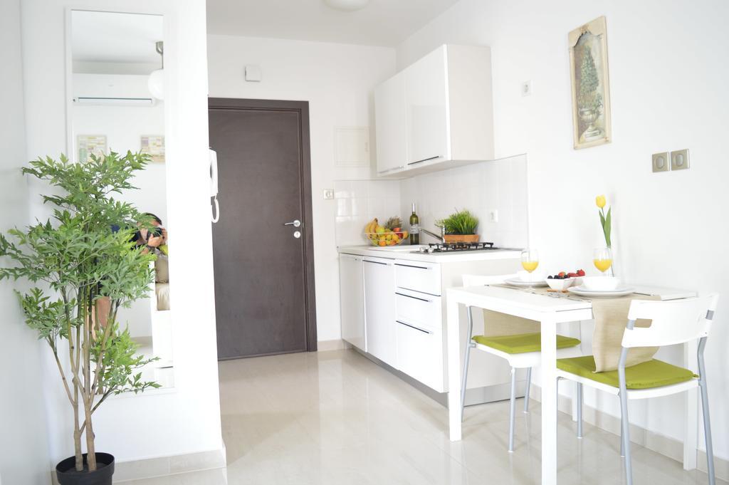 Apartments Villa Alba Пореч Екстериор снимка