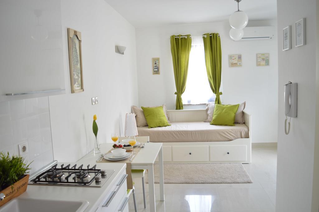 Apartments Villa Alba Пореч Екстериор снимка